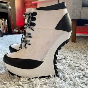 Liliana Heel Less Shoes